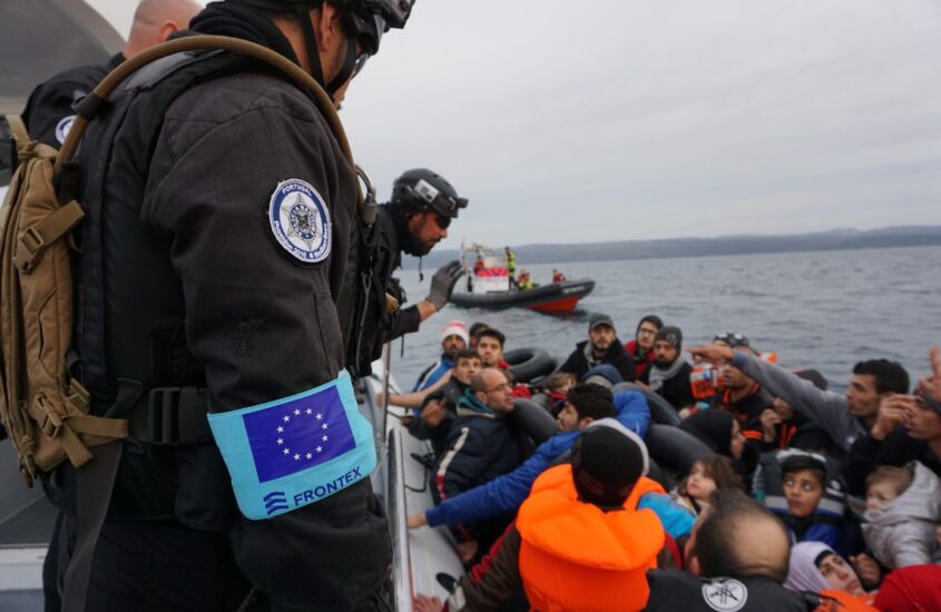 UE: troppi sprechi, fare chiarezza sul bilancio di Frontex