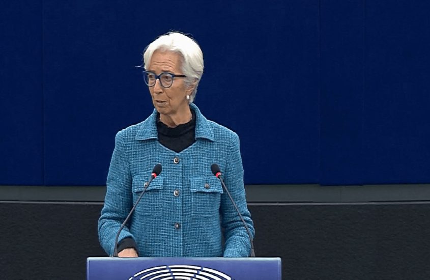 Bce, Pignedoli (M5S) a Lagarde: con rialzo tasso rischio crisi debiti sovrani