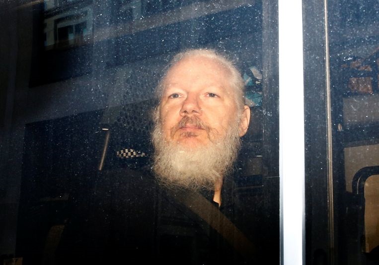 Assange: Parlamento europeo gli dedichi Premio Sacharov